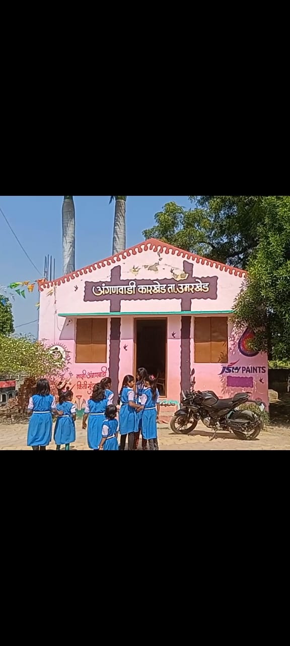 महिला व बालविकास अधिकारी यांची कारखेड येथे अंगणवाडीला भेट